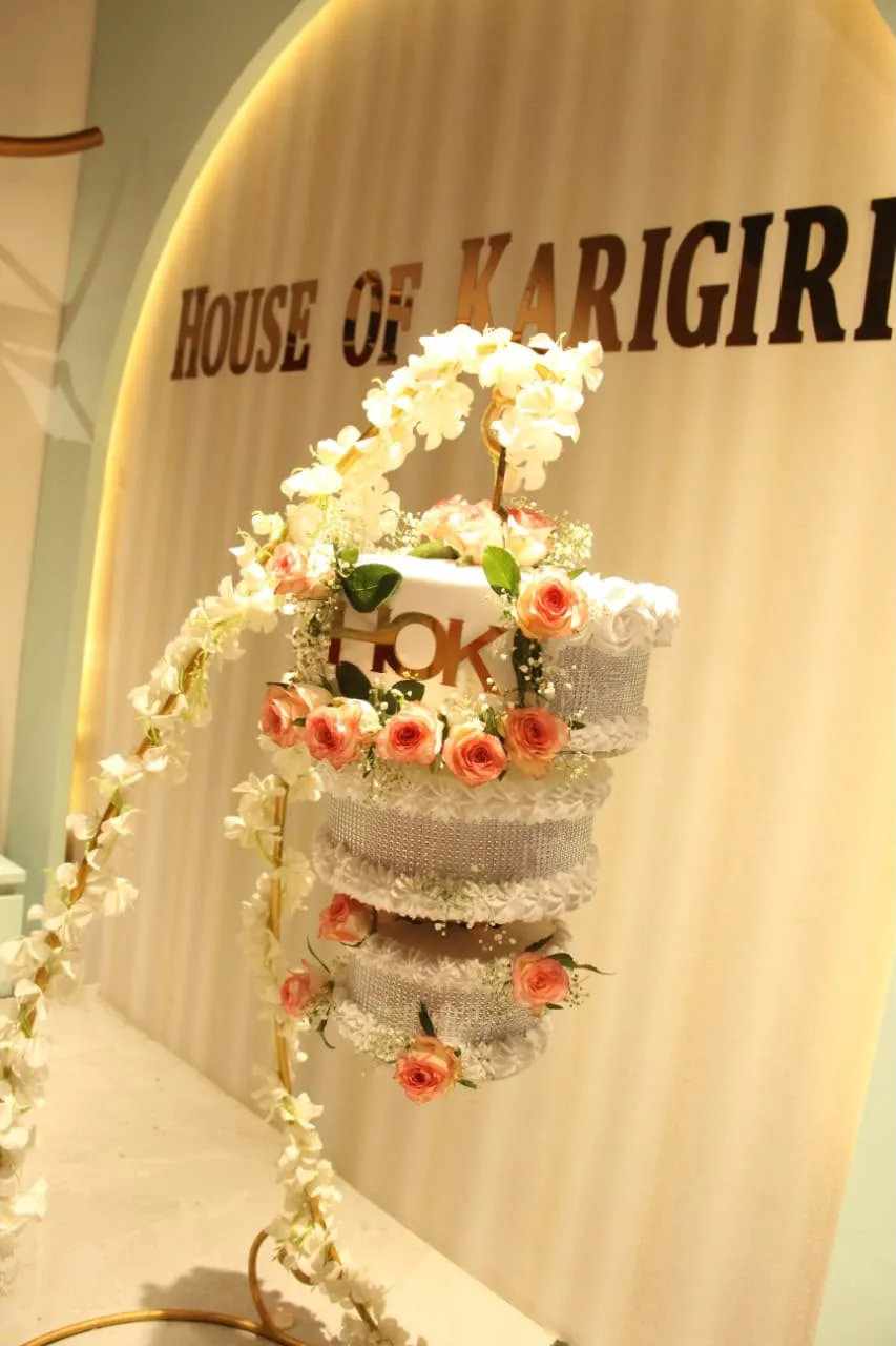Chandelier wedding cake by Simply Sweet Udaipur